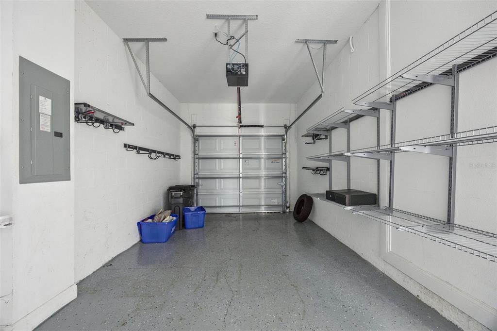 For Sale: $290,000 (3 beds, 3 baths, 1642 Square Feet)