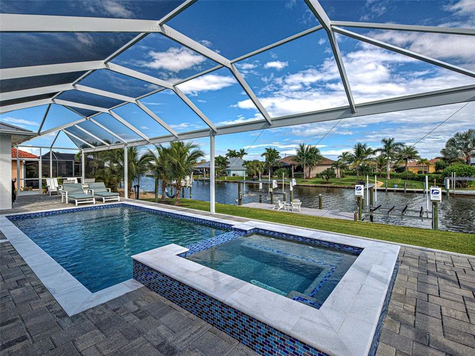 Activo con contrato: $885,000 (4 camas, 3 baños, 2104 Pies cuadrados)