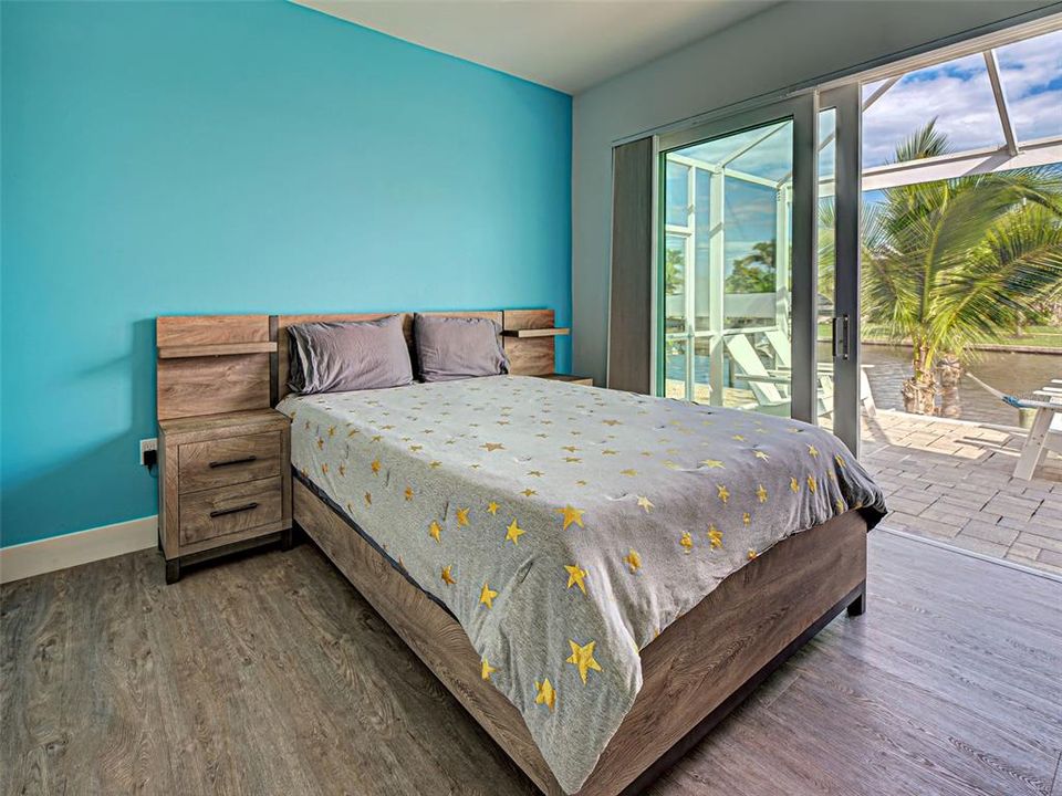 Activo con contrato: $885,000 (4 camas, 3 baños, 2104 Pies cuadrados)