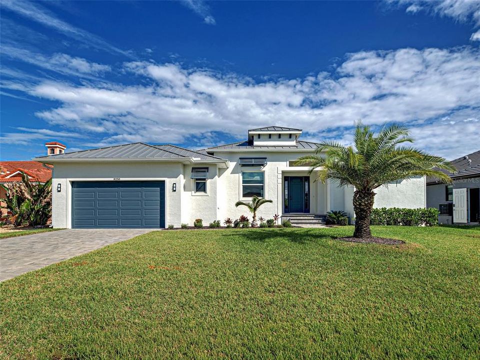 Activo con contrato: $885,000 (4 camas, 3 baños, 2104 Pies cuadrados)