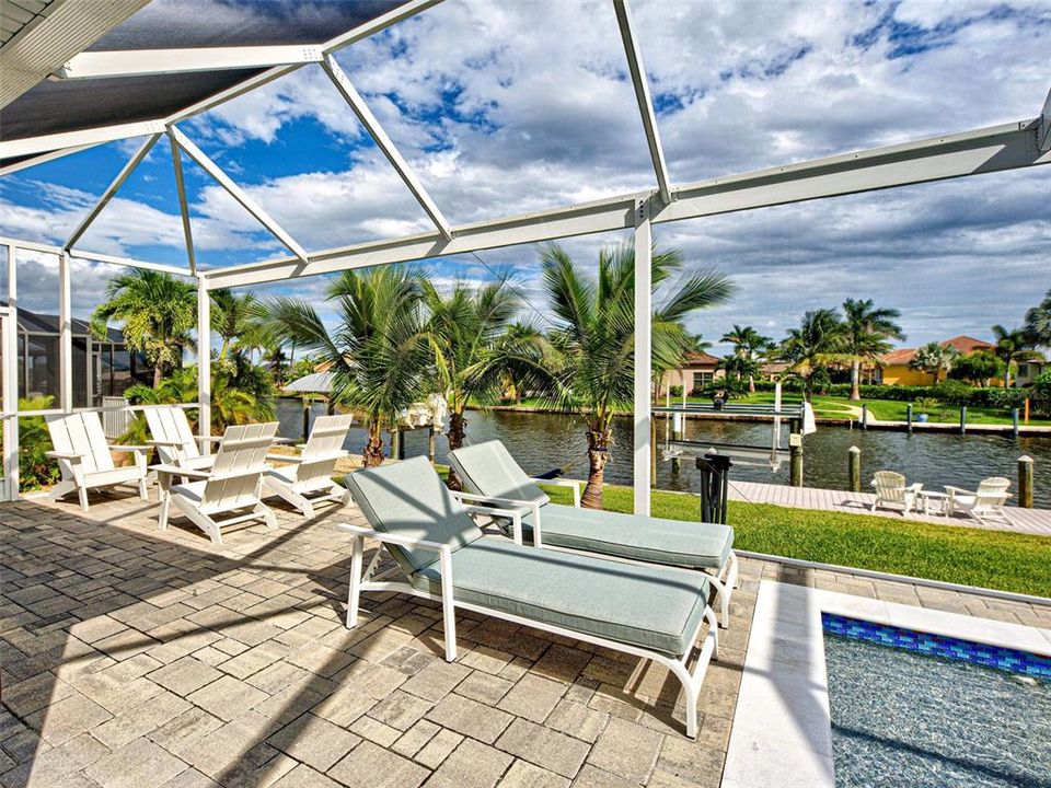 Activo con contrato: $885,000 (4 camas, 3 baños, 2104 Pies cuadrados)