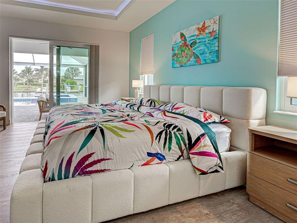 Activo con contrato: $885,000 (4 camas, 3 baños, 2104 Pies cuadrados)