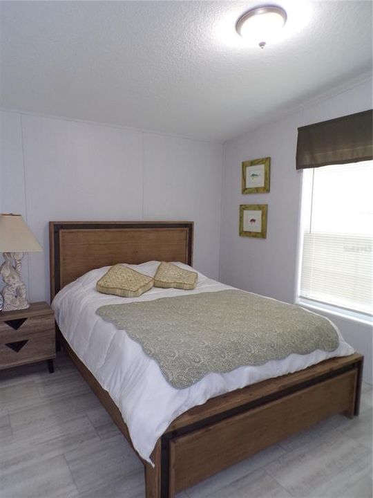 For Rent: $1,900 (3 beds, 2 baths, 1296 Square Feet)