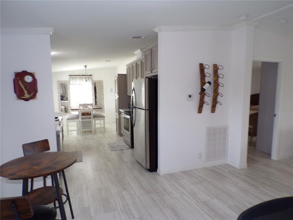 For Rent: $1,900 (3 beds, 2 baths, 1296 Square Feet)