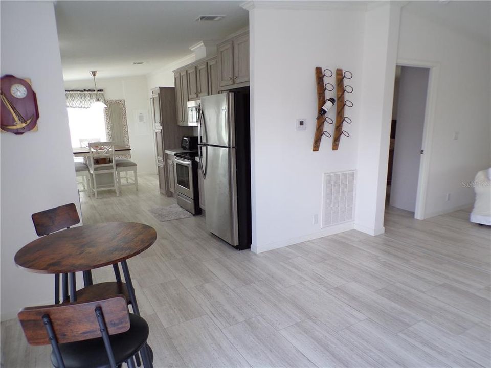 For Rent: $1,900 (3 beds, 2 baths, 1296 Square Feet)