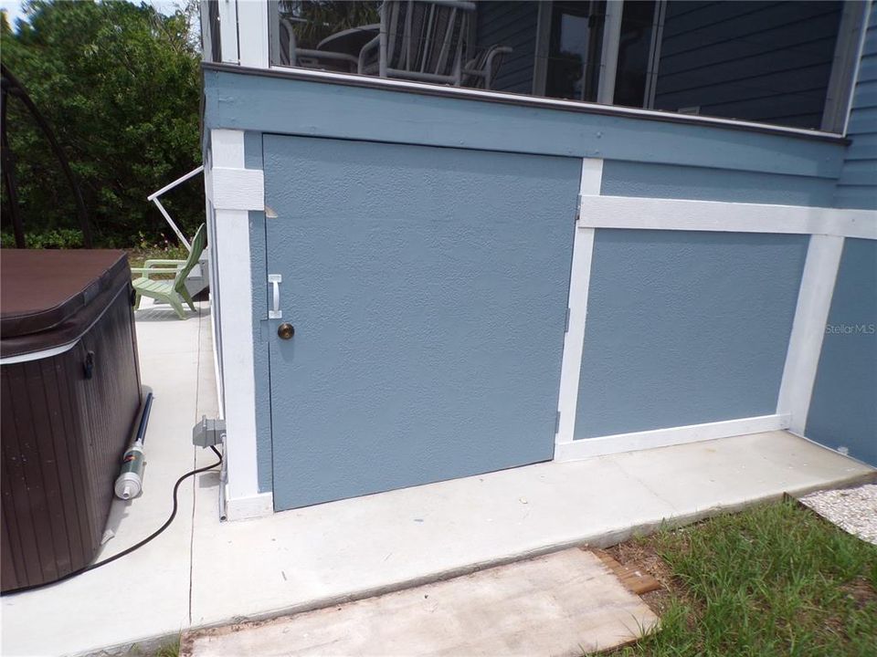 For Rent: $1,900 (3 beds, 2 baths, 1296 Square Feet)