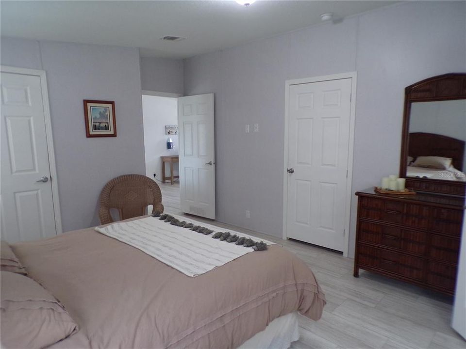 For Rent: $1,900 (3 beds, 2 baths, 1296 Square Feet)