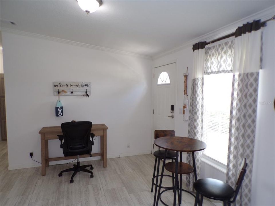 For Rent: $1,900 (3 beds, 2 baths, 1296 Square Feet)