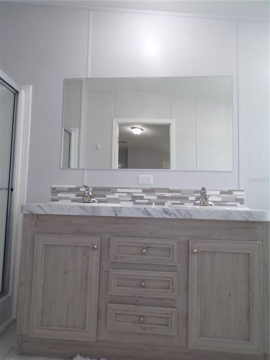 For Rent: $1,900 (3 beds, 2 baths, 1296 Square Feet)