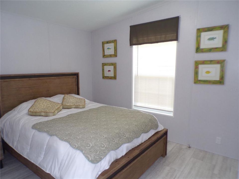 For Rent: $1,900 (3 beds, 2 baths, 1296 Square Feet)