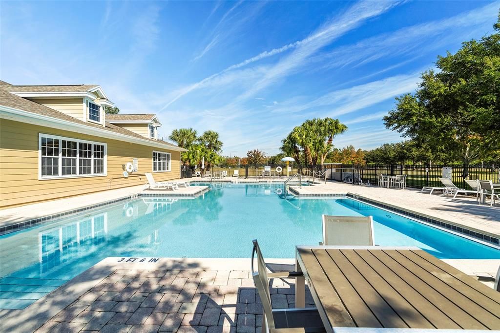 Под контрактом: $765,000 (5 спален, 3 ванн, 2946 Квадратных фут)