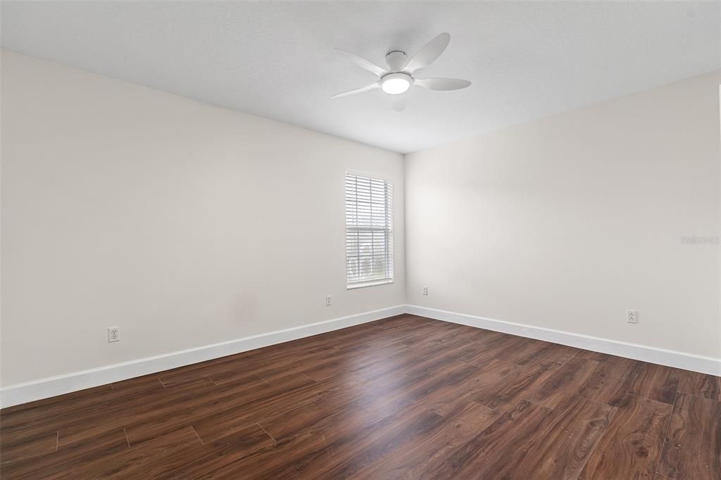 Под контрактом: $765,000 (5 спален, 3 ванн, 2946 Квадратных фут)