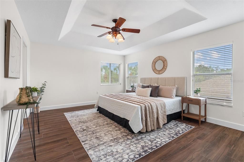 Под контрактом: $765,000 (5 спален, 3 ванн, 2946 Квадратных фут)