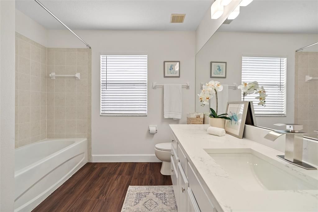 Под контрактом: $765,000 (5 спален, 3 ванн, 2946 Квадратных фут)