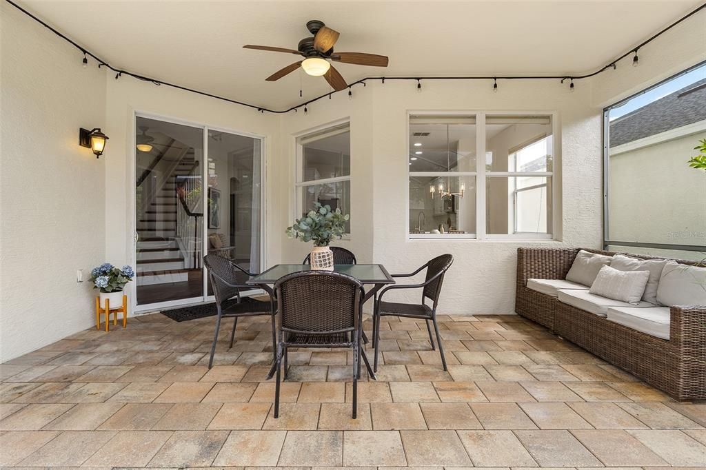 Под контрактом: $765,000 (5 спален, 3 ванн, 2946 Квадратных фут)