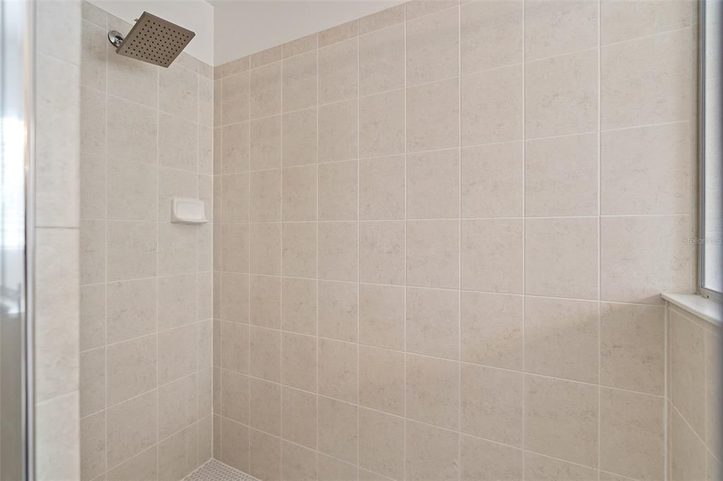 Под контрактом: $765,000 (5 спален, 3 ванн, 2946 Квадратных фут)