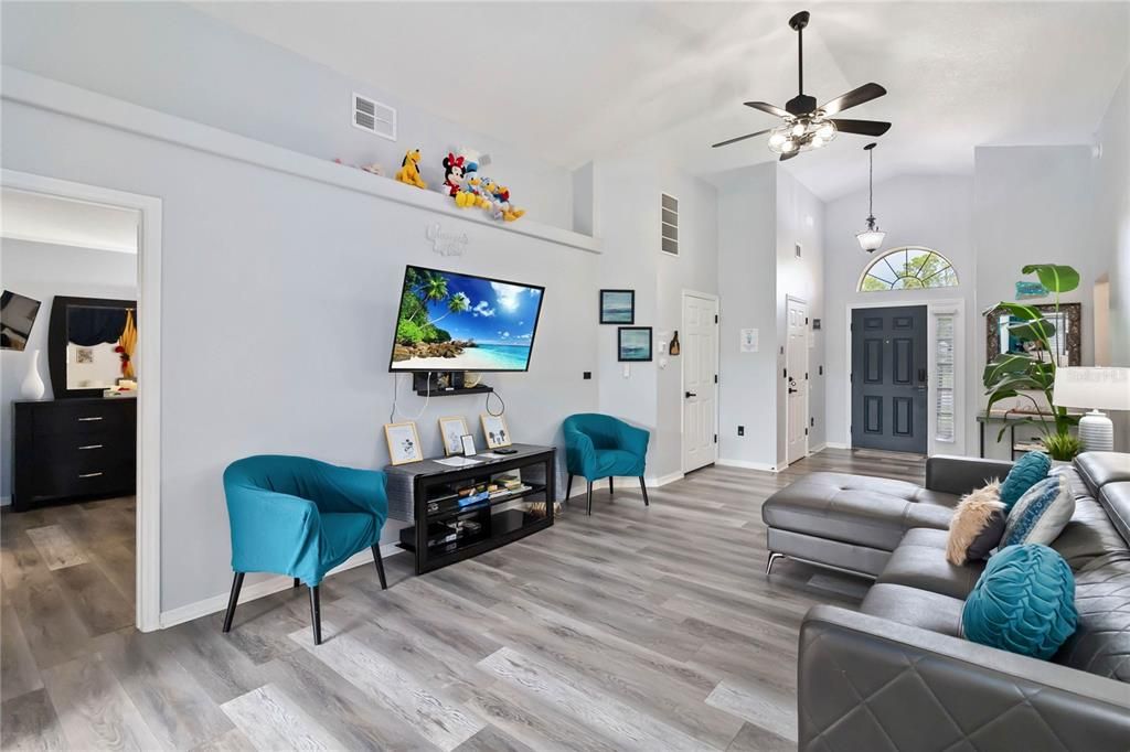 For Sale: $419,000 (4 beds, 2 baths, 1477 Square Feet)