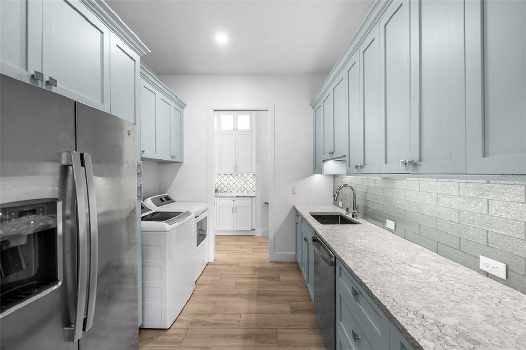 Active With Contract: $1,300,000 (4 beds, 2 baths, 2605 Square Feet)