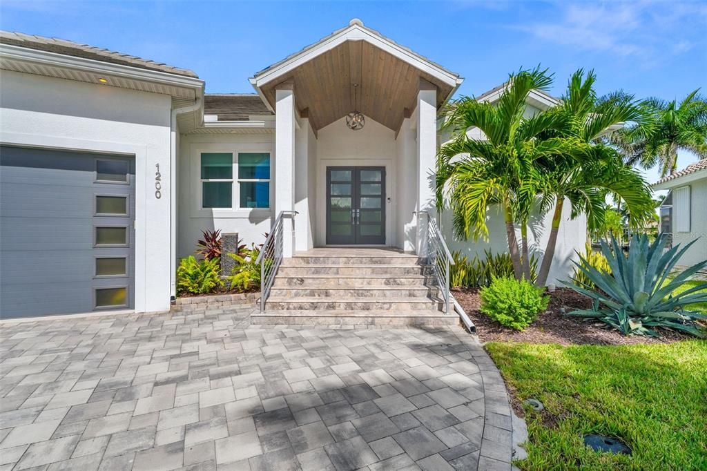 Active With Contract: $1,300,000 (4 beds, 2 baths, 2605 Square Feet)