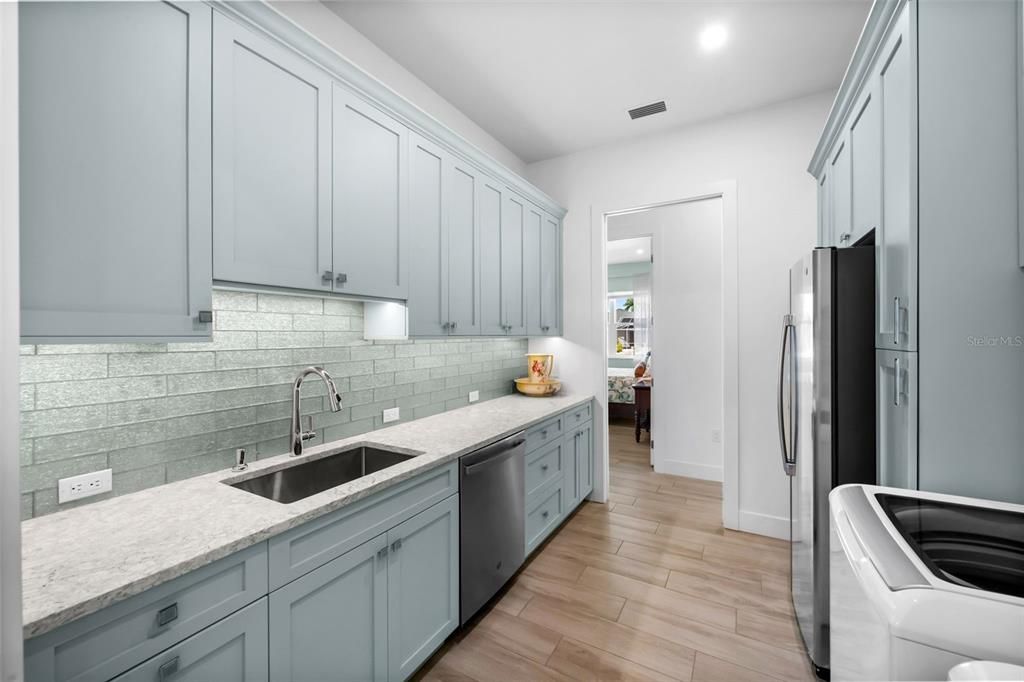 Active With Contract: $1,300,000 (4 beds, 2 baths, 2605 Square Feet)