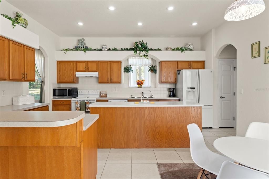 Active With Contract: $499,000 (3 beds, 3 baths, 2385 Square Feet)