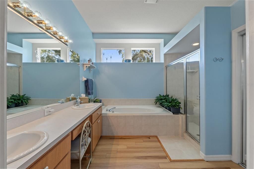 Active With Contract: $499,000 (3 beds, 3 baths, 2385 Square Feet)