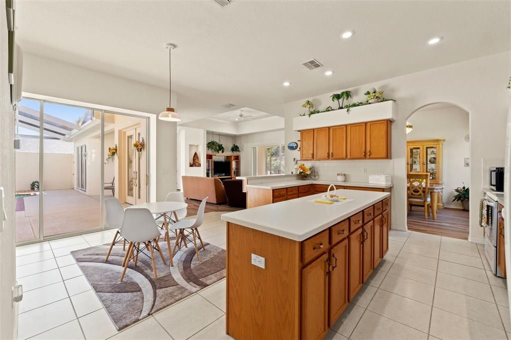 Active With Contract: $499,000 (3 beds, 3 baths, 2385 Square Feet)