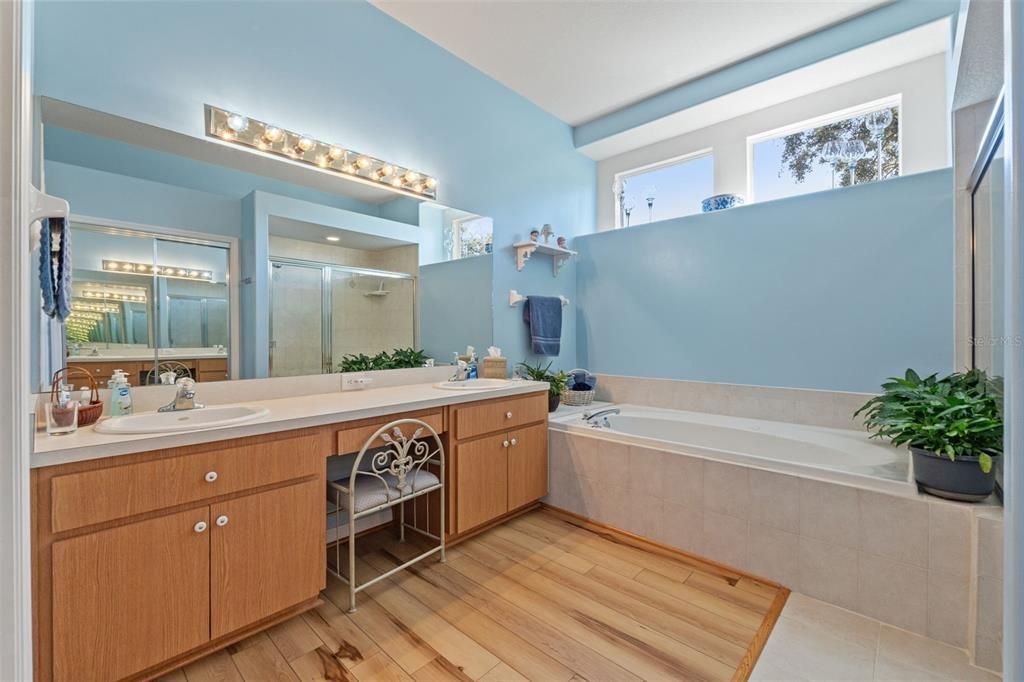 Active With Contract: $499,000 (3 beds, 3 baths, 2385 Square Feet)