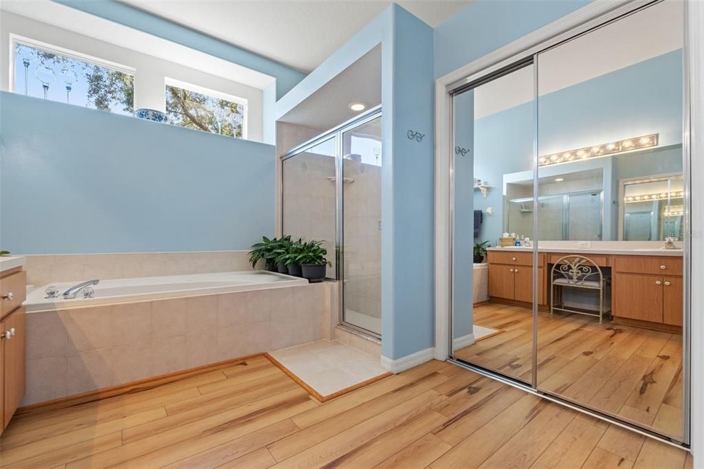 Active With Contract: $499,000 (3 beds, 3 baths, 2385 Square Feet)