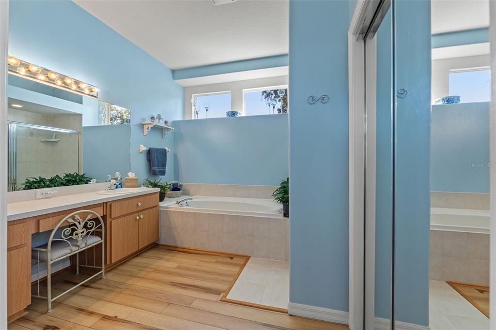 Active With Contract: $499,000 (3 beds, 3 baths, 2385 Square Feet)