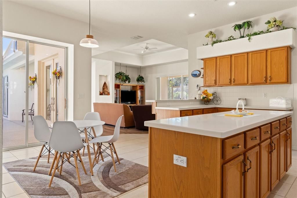 Active With Contract: $499,000 (3 beds, 3 baths, 2385 Square Feet)