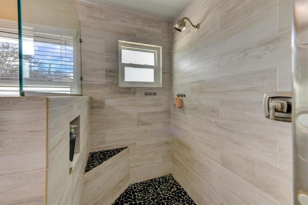 待售: $1,150,000 (3 贝兹, 2 浴室, 2000 平方英尺)