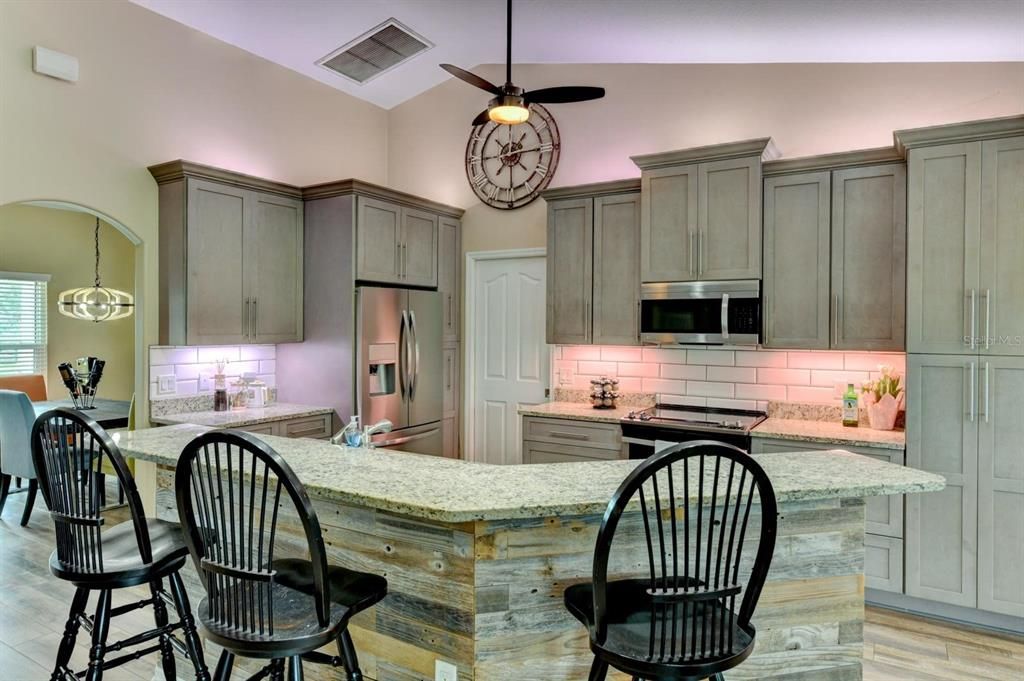 待售: $1,150,000 (3 贝兹, 2 浴室, 2000 平方英尺)