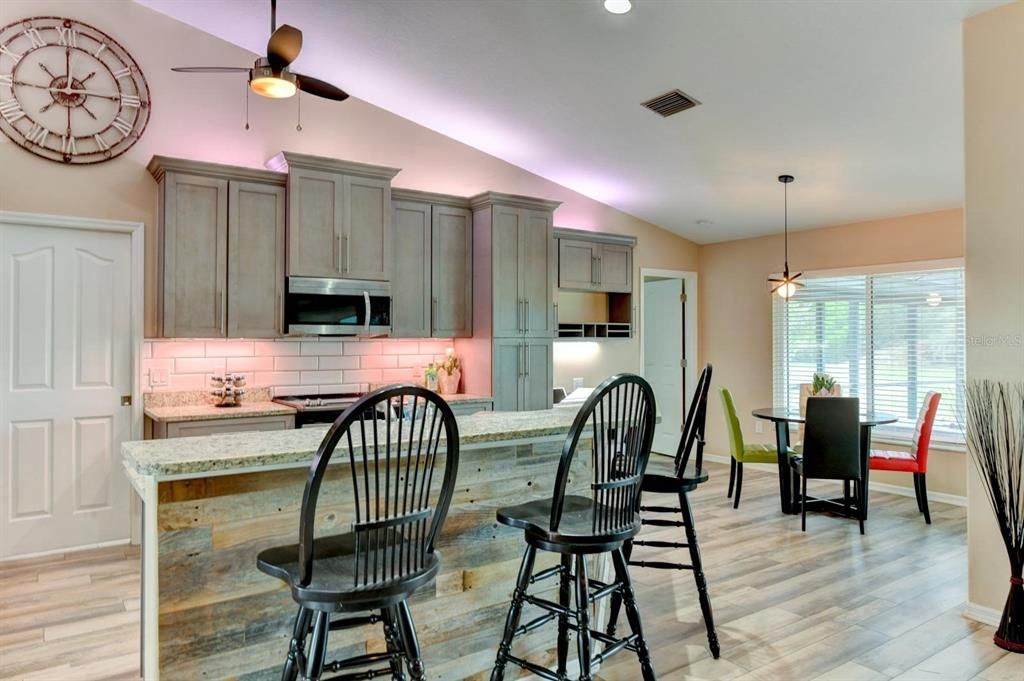 待售: $1,150,000 (3 贝兹, 2 浴室, 2000 平方英尺)