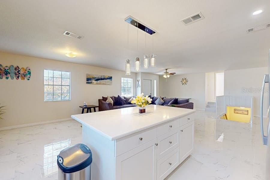 For Rent: $3,000 (3 beds, 2 baths, 1744 Square Feet)