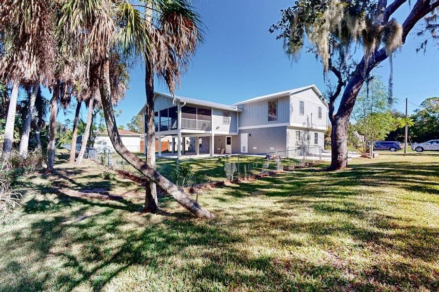 For Rent: $3,000 (3 beds, 2 baths, 1744 Square Feet)