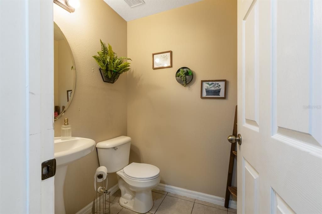 For Sale: $369,900 (4 beds, 2 baths, 2763 Square Feet)