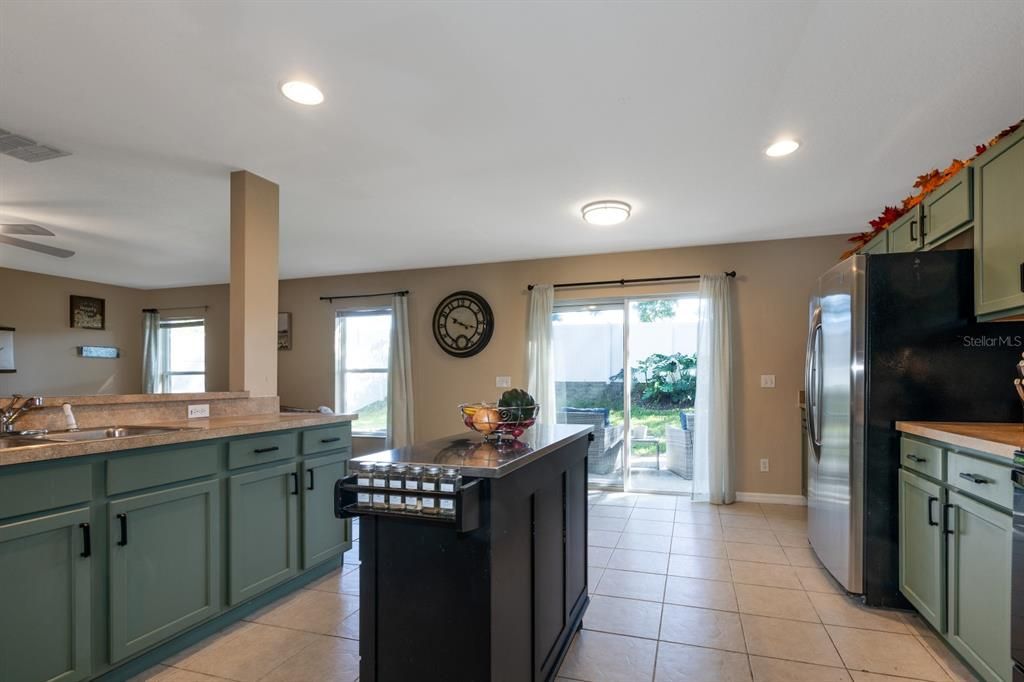 For Sale: $369,900 (4 beds, 2 baths, 2763 Square Feet)