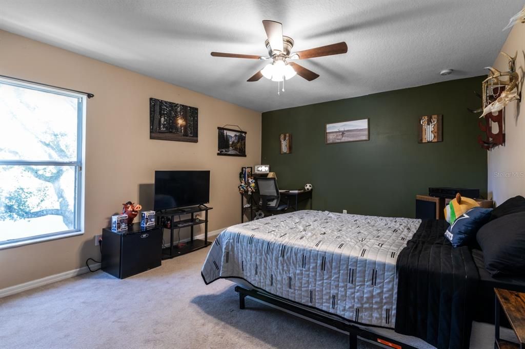 For Sale: $369,900 (4 beds, 2 baths, 2763 Square Feet)