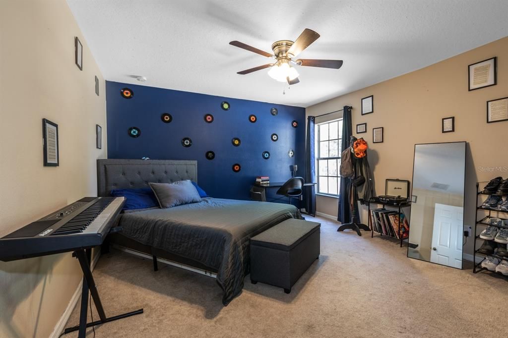 For Sale: $369,900 (4 beds, 2 baths, 2763 Square Feet)