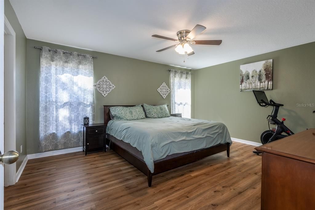 For Sale: $369,900 (4 beds, 2 baths, 2763 Square Feet)