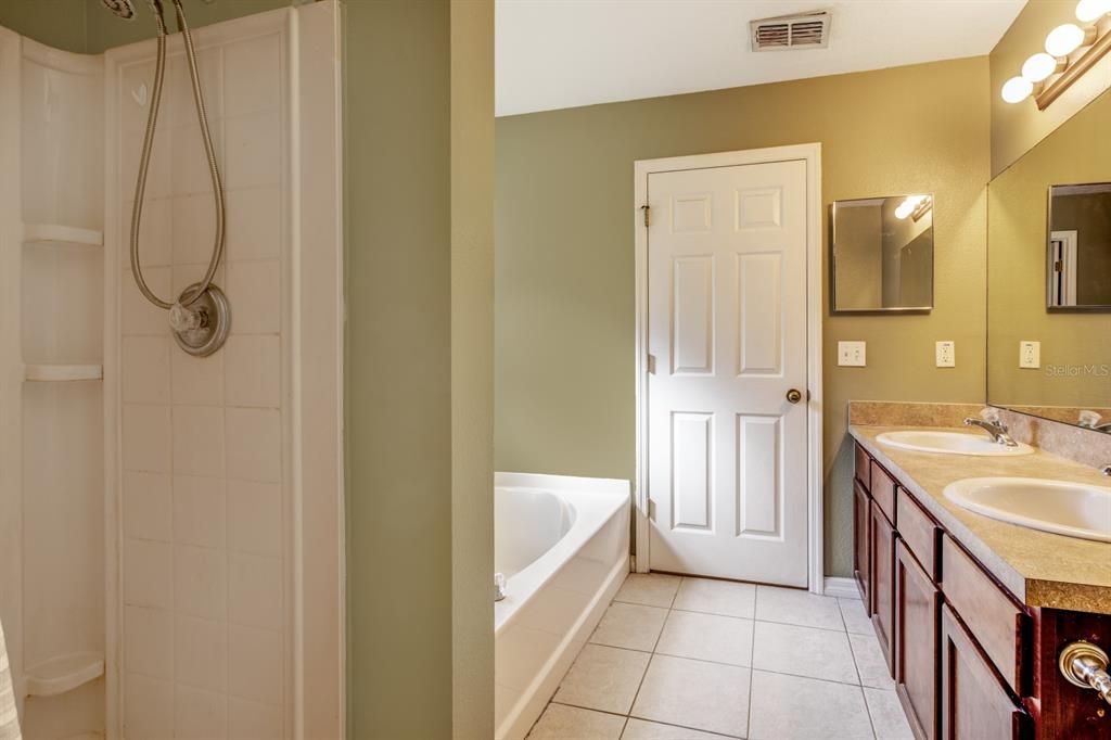 For Sale: $369,900 (4 beds, 2 baths, 2763 Square Feet)