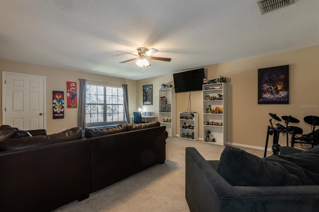 For Sale: $369,900 (4 beds, 2 baths, 2763 Square Feet)