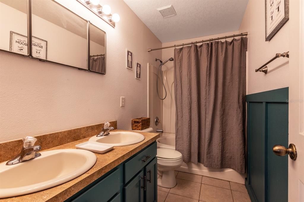 For Sale: $369,900 (4 beds, 2 baths, 2763 Square Feet)