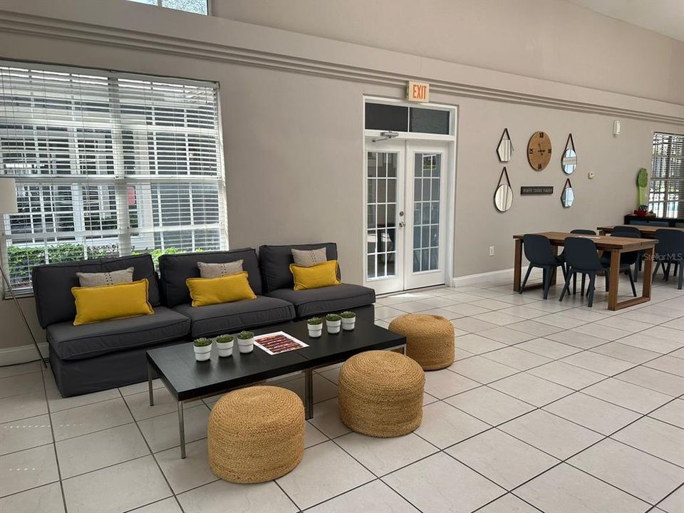 出租: $1,400 (1 贝兹, 1 浴室, 665 平方英尺)