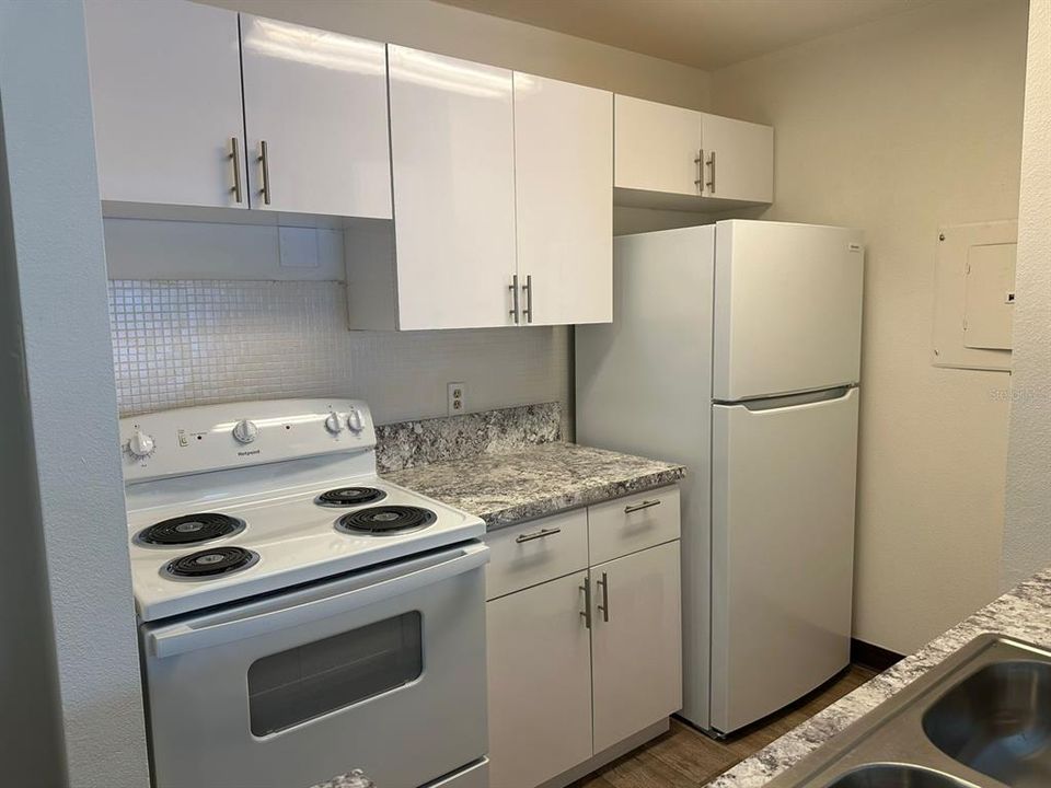 出租: $1,400 (1 贝兹, 1 浴室, 665 平方英尺)