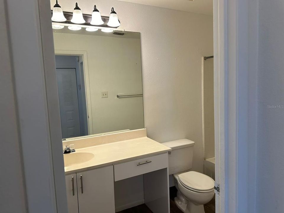 出租: $1,400 (1 贝兹, 1 浴室, 665 平方英尺)