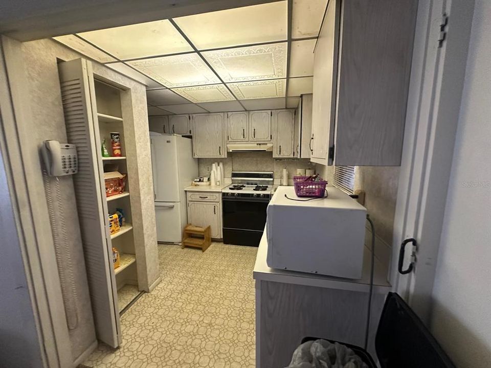 Под контрактом: $369,000 (4 спален, 2 ванн, 1692 Квадратных фут)