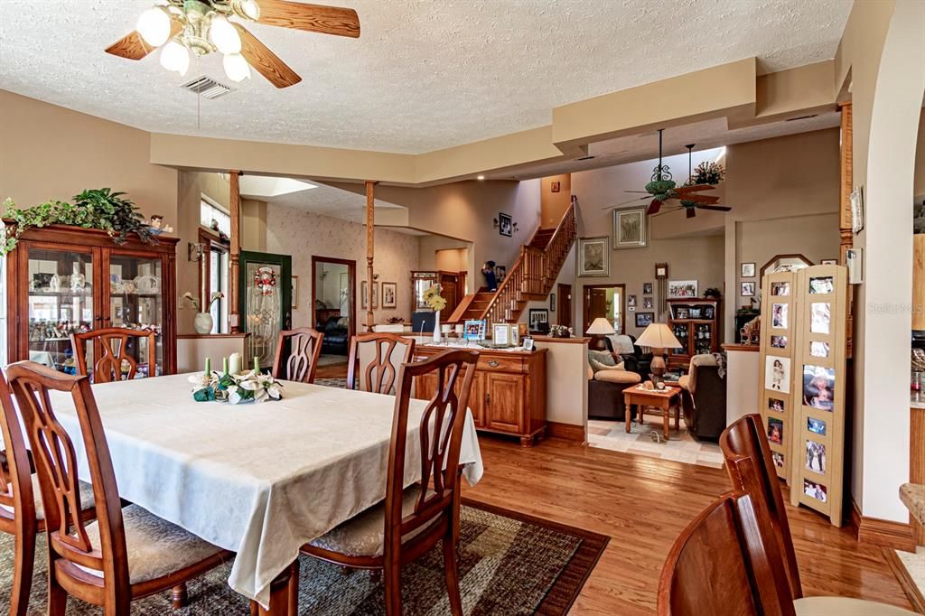 For Sale: $1,300,000 (4 beds, 4 baths, 3127 Square Feet)