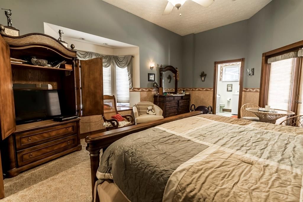 For Sale: $1,300,000 (4 beds, 4 baths, 3127 Square Feet)